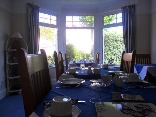 Cleave Court Guest House ランディドノー エクステリア 写真