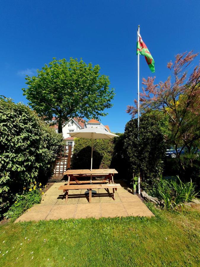 Cleave Court Guest House ランディドノー エクステリア 写真