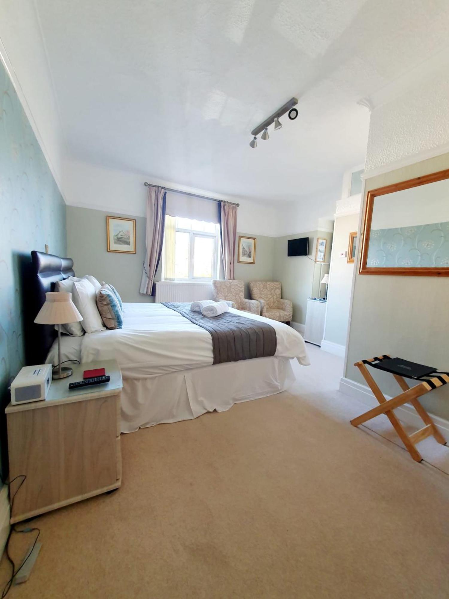 Cleave Court Guest House ランディドノー エクステリア 写真