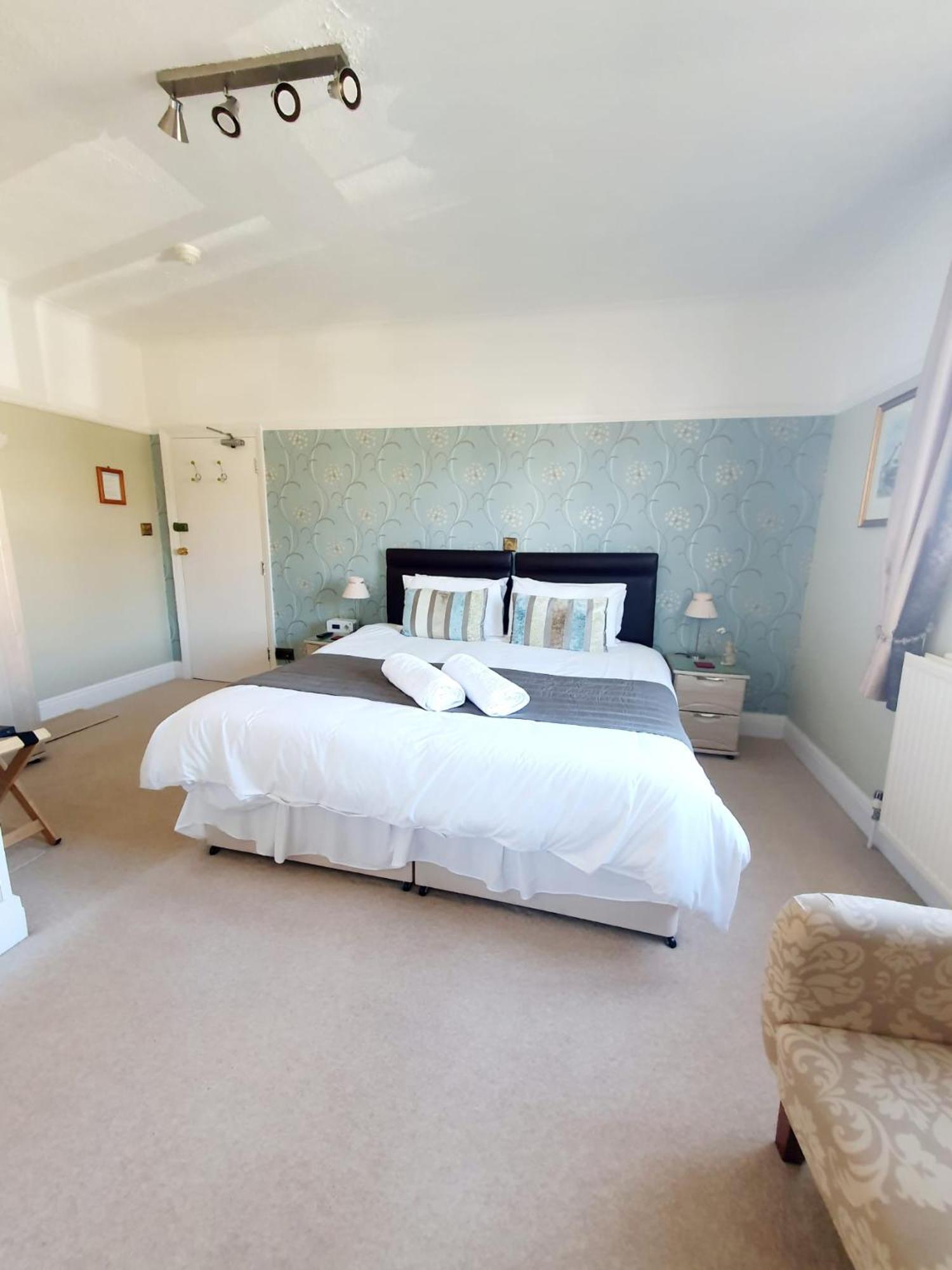 Cleave Court Guest House ランディドノー エクステリア 写真